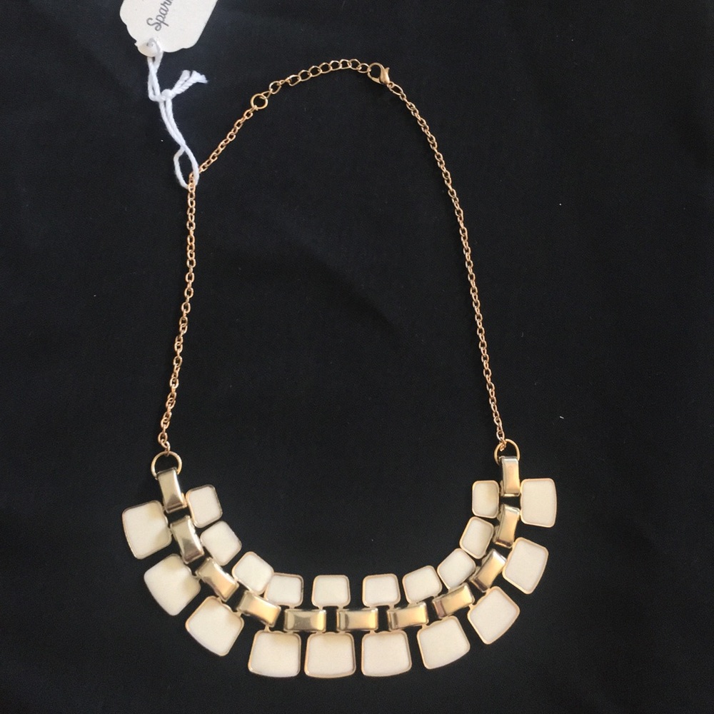 Ladies block necklace NWT